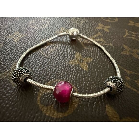 Pandora Essence Bracelet with x2 charms (spirituality, passion and freedom) - Picture 7 of 9